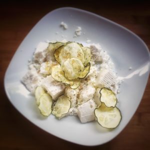getrocknete Zucchini mit Schafskäse
